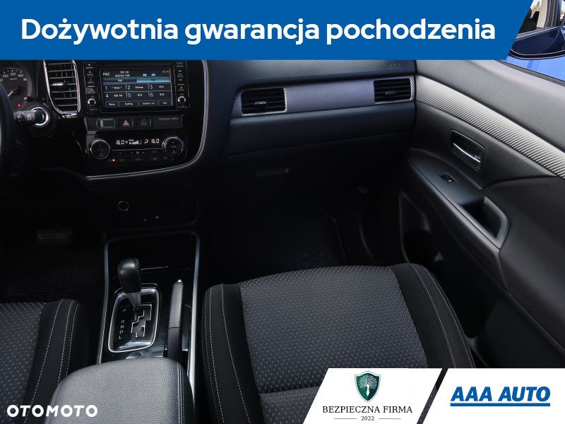 Mitsubishi Outlander - 9