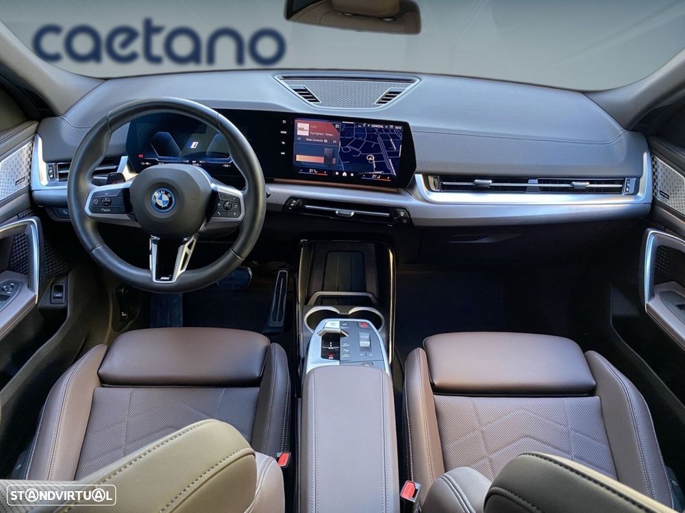 BMW iX2 eDrive20 Pack Desportivo M Pro - 4