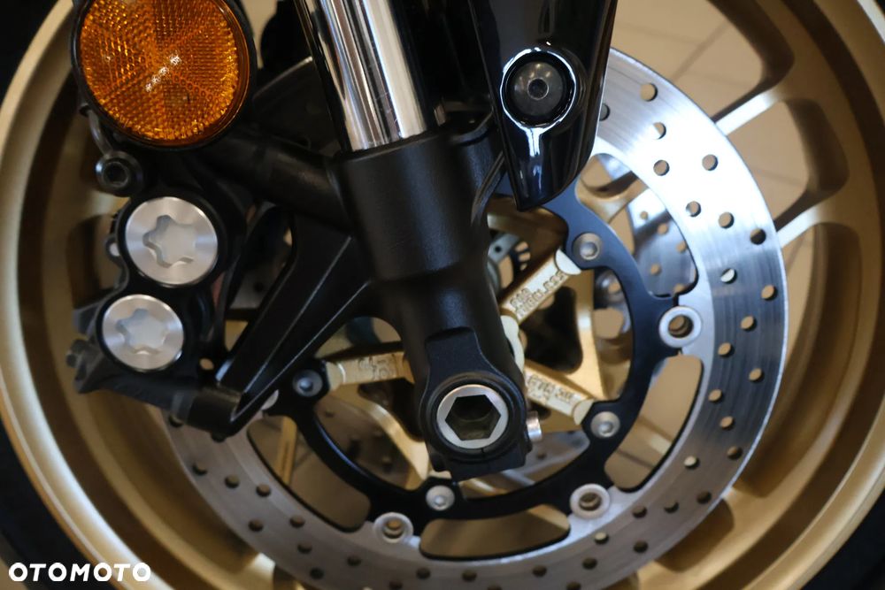Yamaha MT - 19