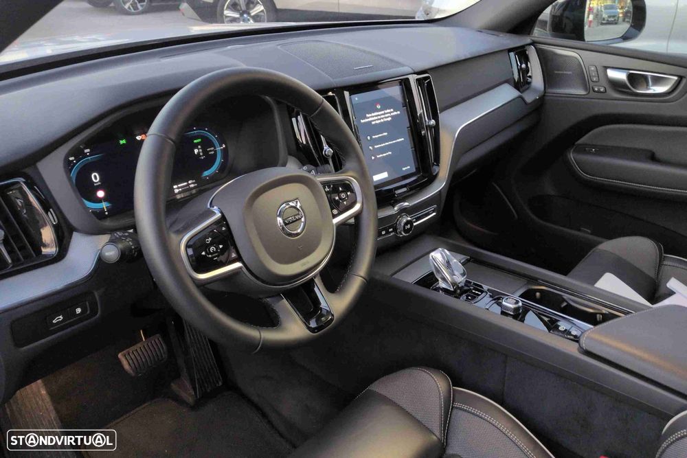 Volvo XC 60 2.0 T6 PHEV Plus Dark AWD - 7