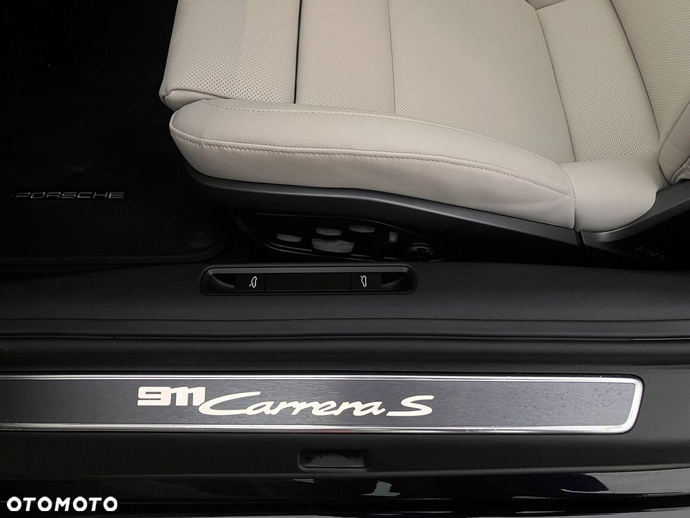 Porsche 911 - 26