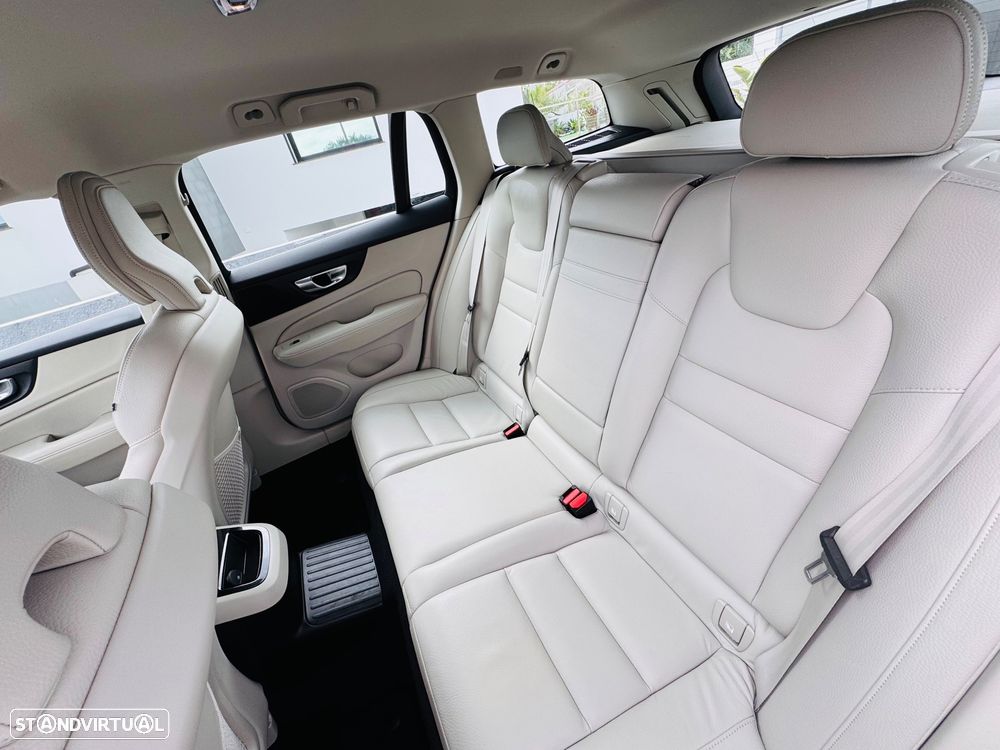 Volvo V60 2.0 T6 AWD TE Inscription Expression - 40