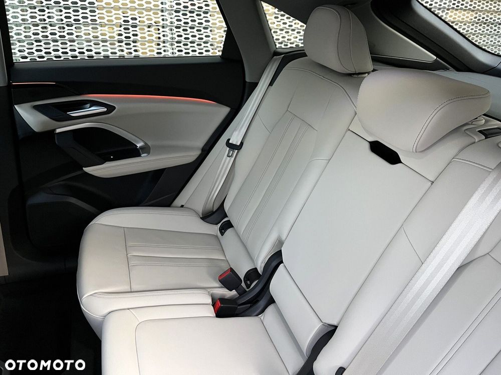 Audi Q5 Sportback - 30