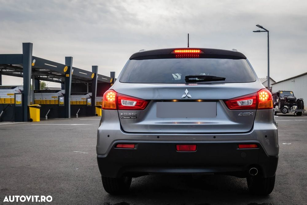 Mitsubishi ASX - 9