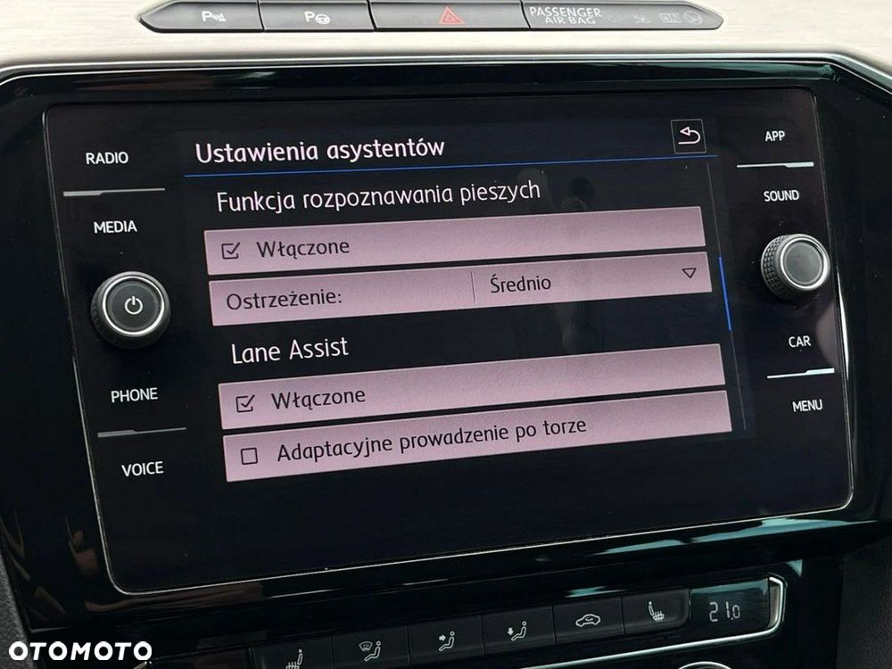 Volkswagen Passat - 31