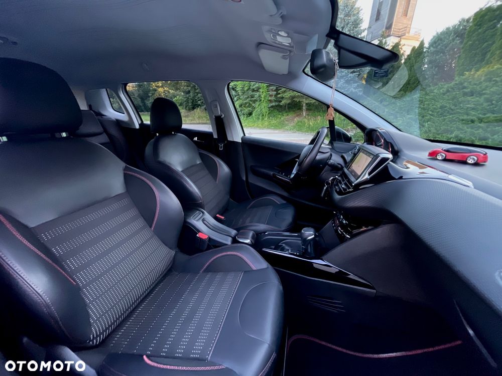 Peugeot 2008 PureTech 110 Stop&Start EAT6 GT-Line Edition - 34