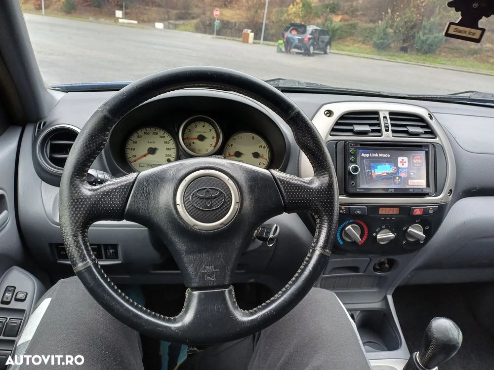 Toyota RAV4 D-4D 4x4 Edition - 12