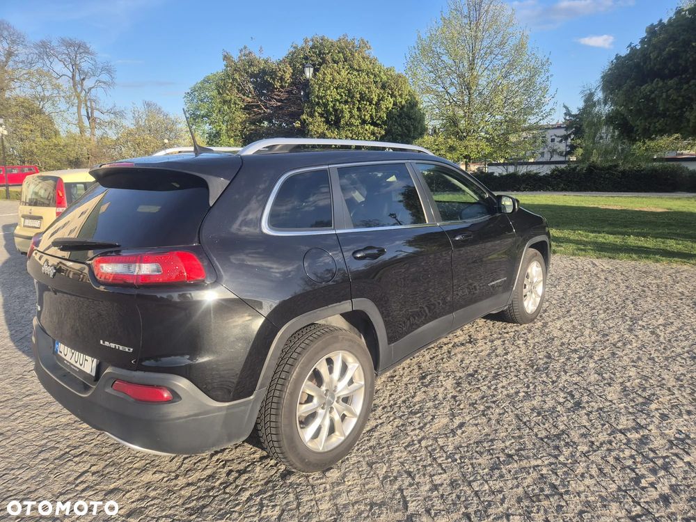 Jeep Cherokee - 25