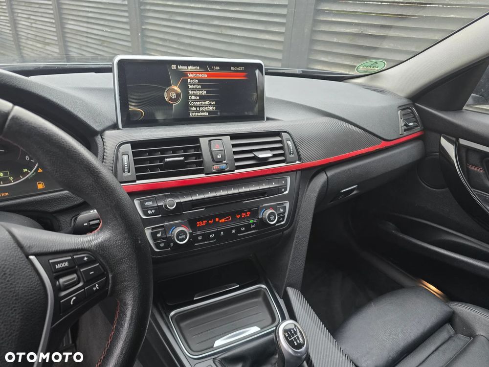 BMW Seria 3 318d DPF Edition Sport - 13