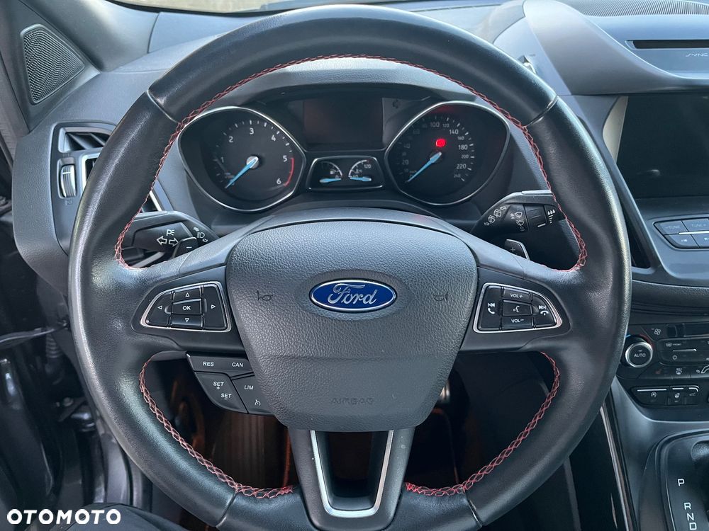 Ford Kuga 2.0 TDCi 4x4 ST-Line - 25