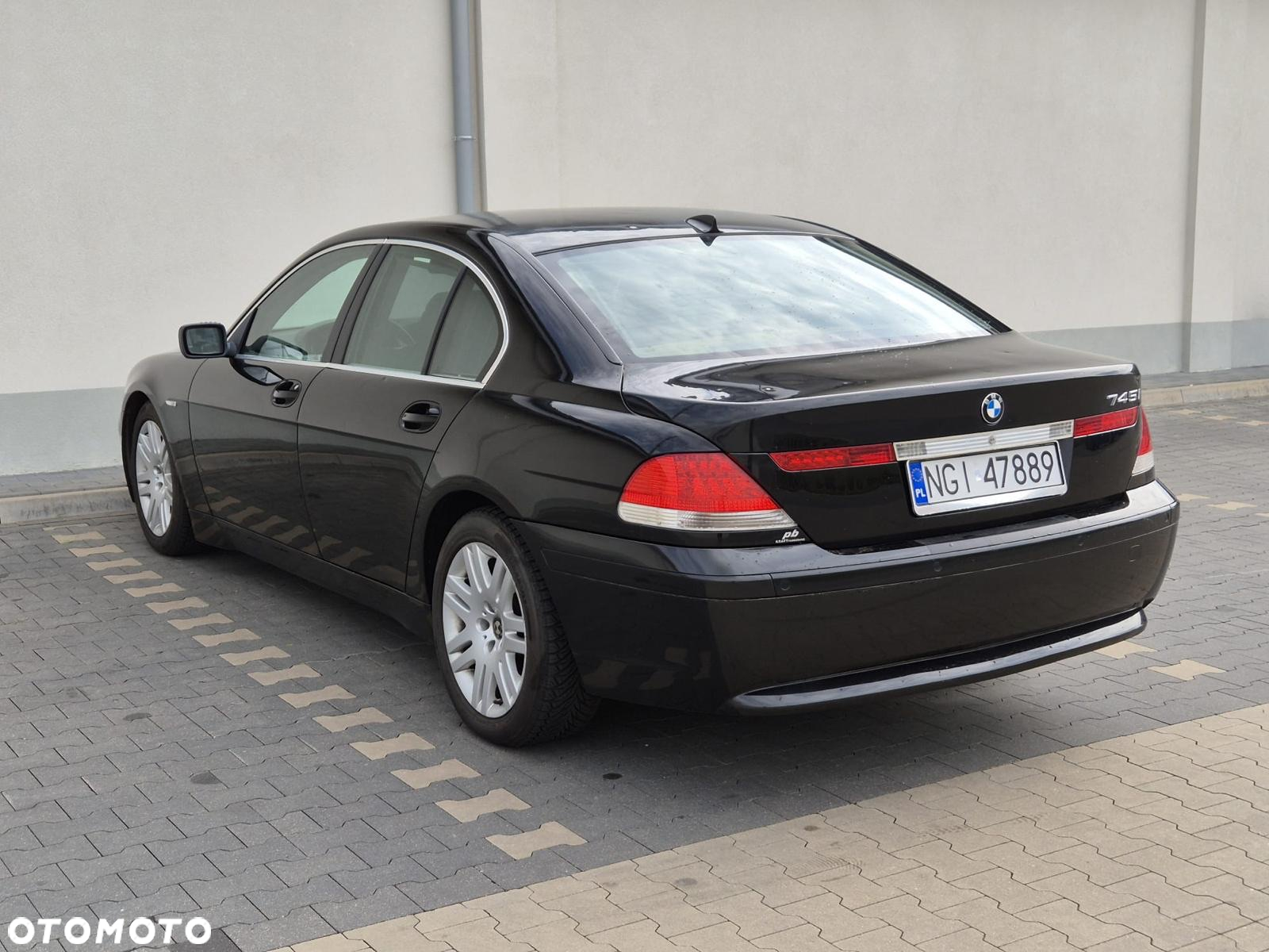 BMW Seria 7 745i - 10