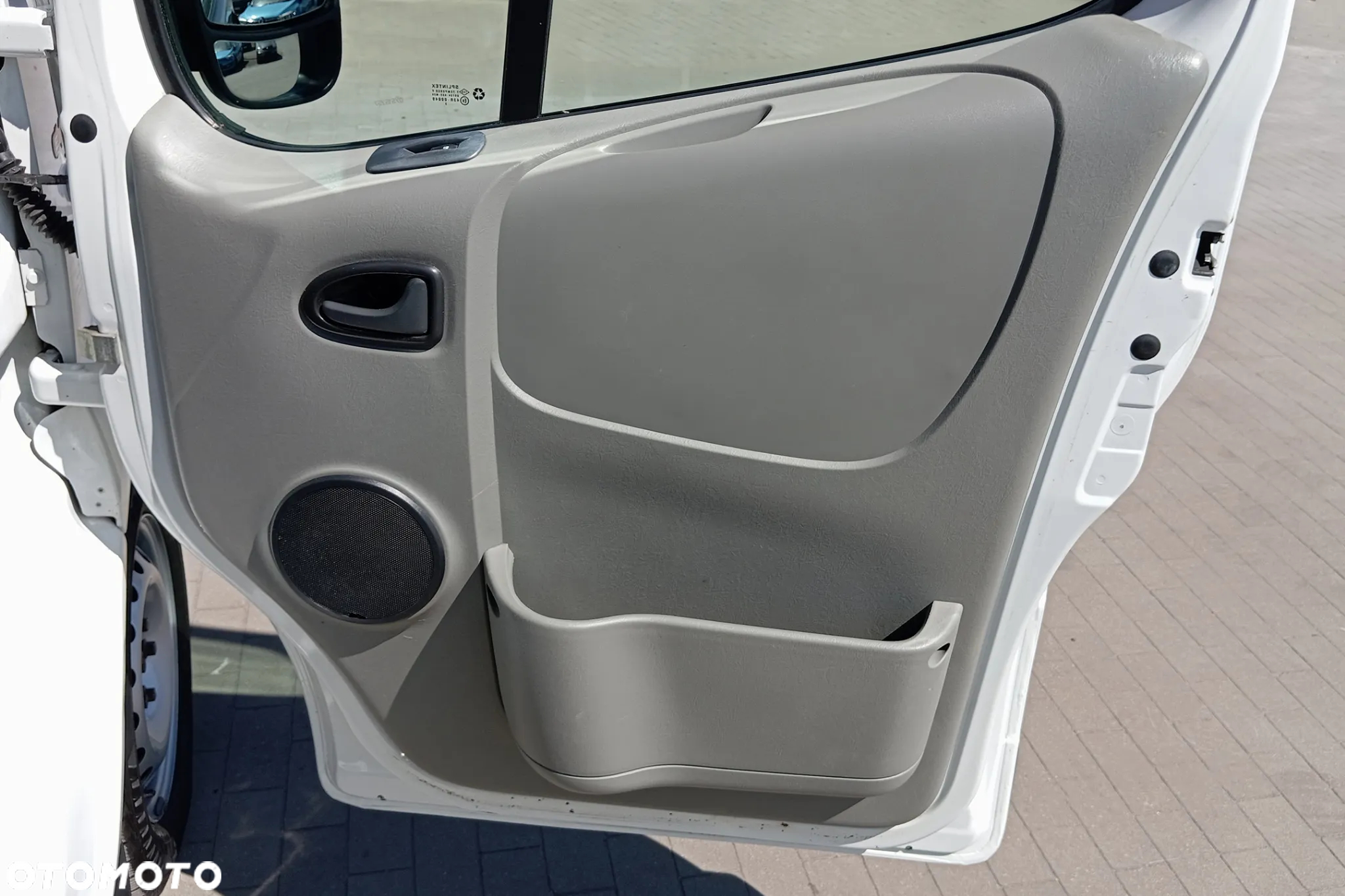 Renault TRAFIC II L1H1 - 32