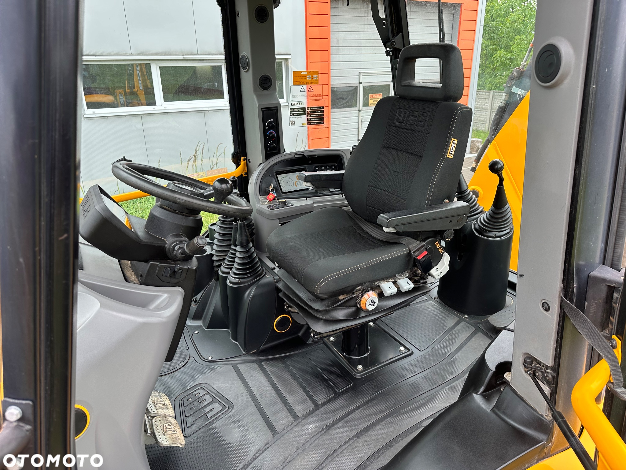 JCB 3CX PLUS - 16