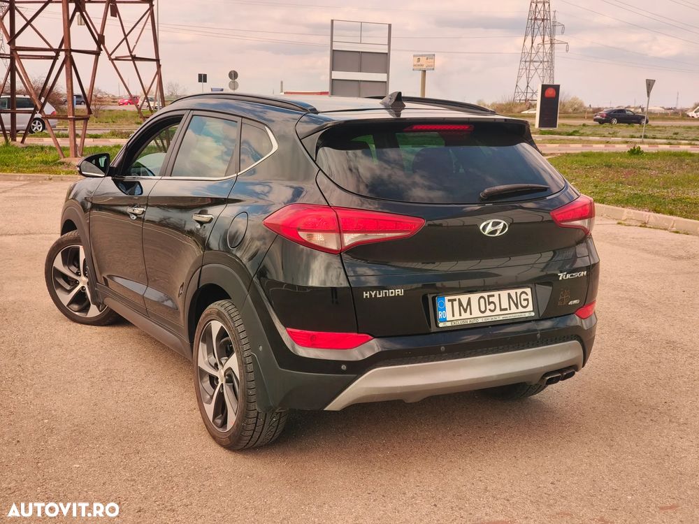Hyundai Tucson 2.0 CRDI 4WD 6AT Luxury Pack+ - 32