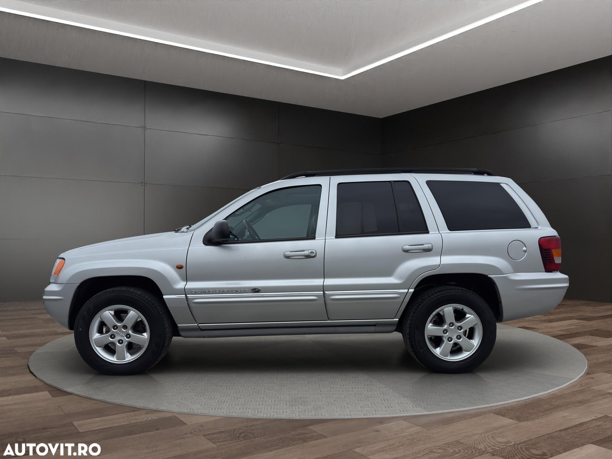 Jeep Grand Cherokee - 13