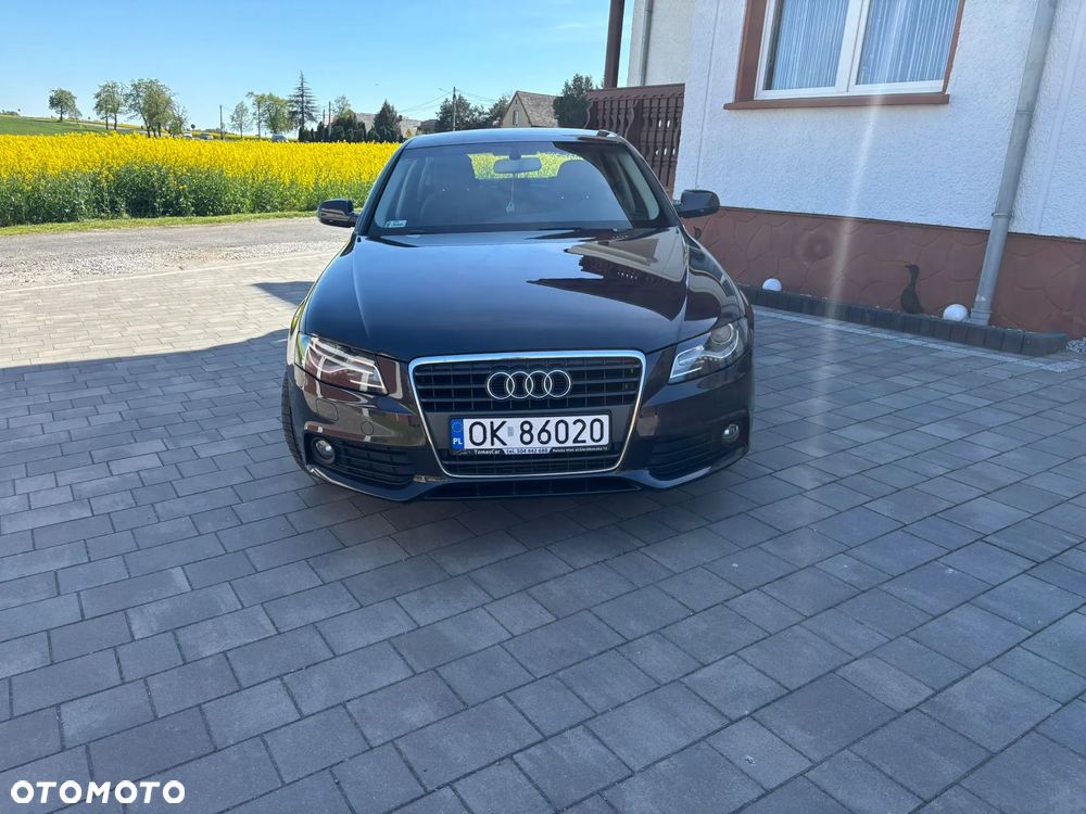 Audi A4 Limousine - 8