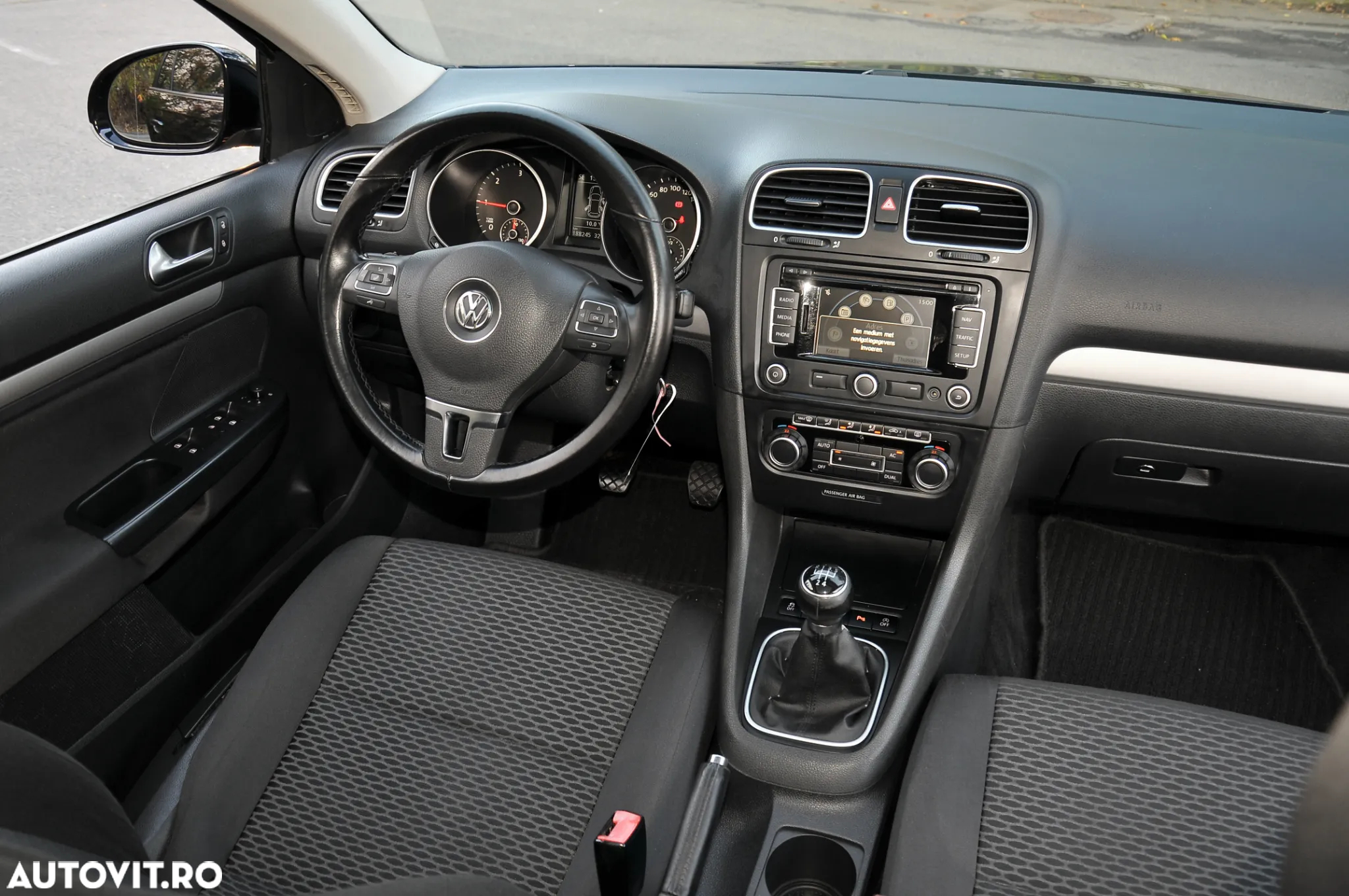 Volkswagen Golf 1.6 TDI BlueMotion Technology Comfortline - 4