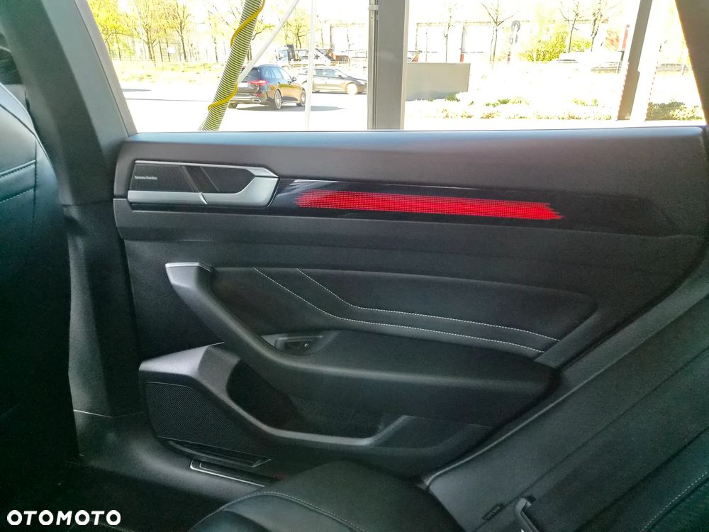 Volkswagen Arteon 2.0 TDI SCR 4Motion DSG R-Line - 9