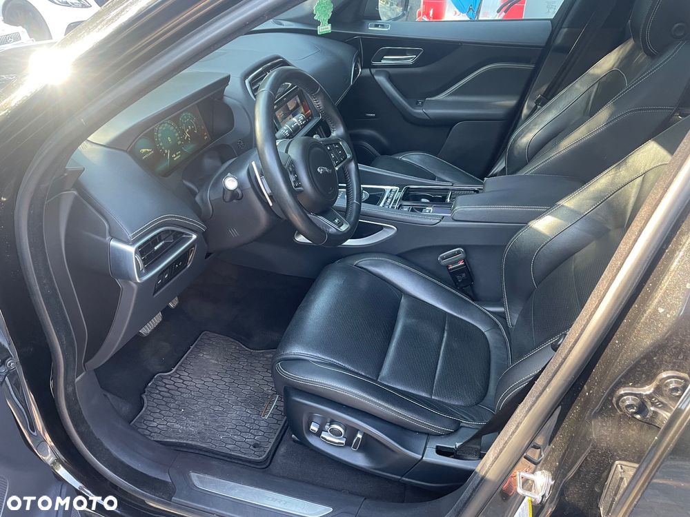 Jaguar F-Pace 2.0 i4P AWD R-Sport - 13