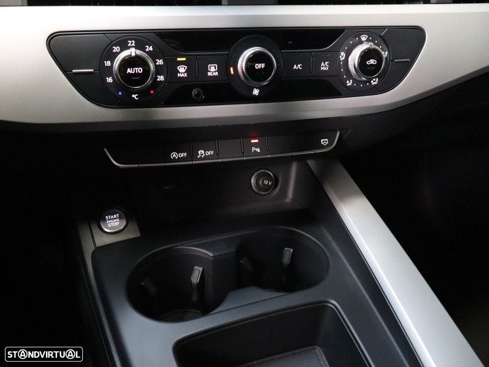 Audi A4 Avant 30 TDI S tronic - 15