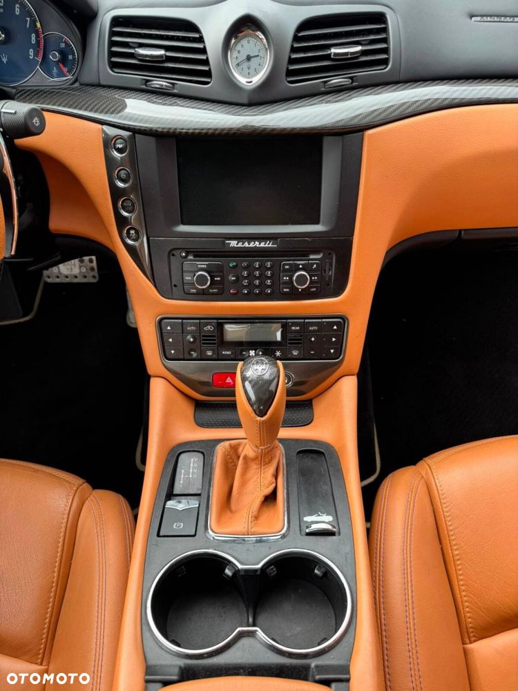 Maserati GranCabrio - 21