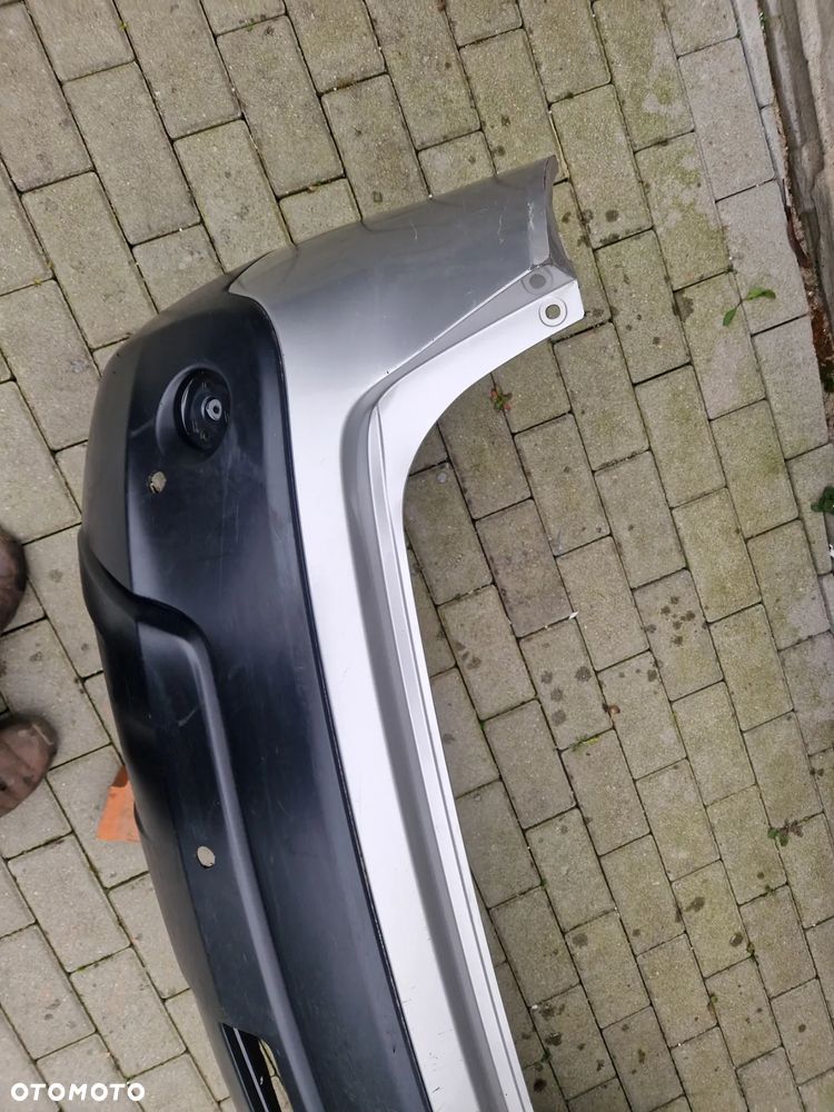 Zderzak Nissan Qashqai I tyl 2007 - - 6