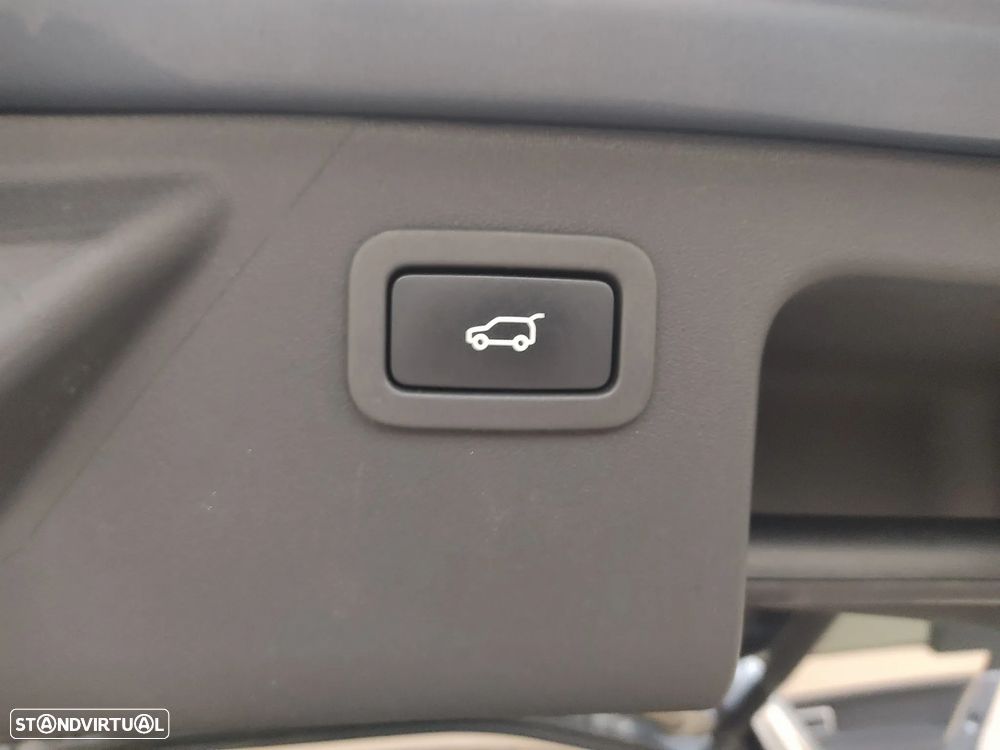 Land Rover Discovery Sport 2.0 TD4 HSE - 12