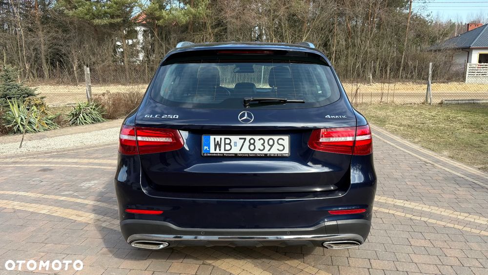 Mercedes-Benz GLC 250 4Matic 9G-TRONIC AMG Line - 12