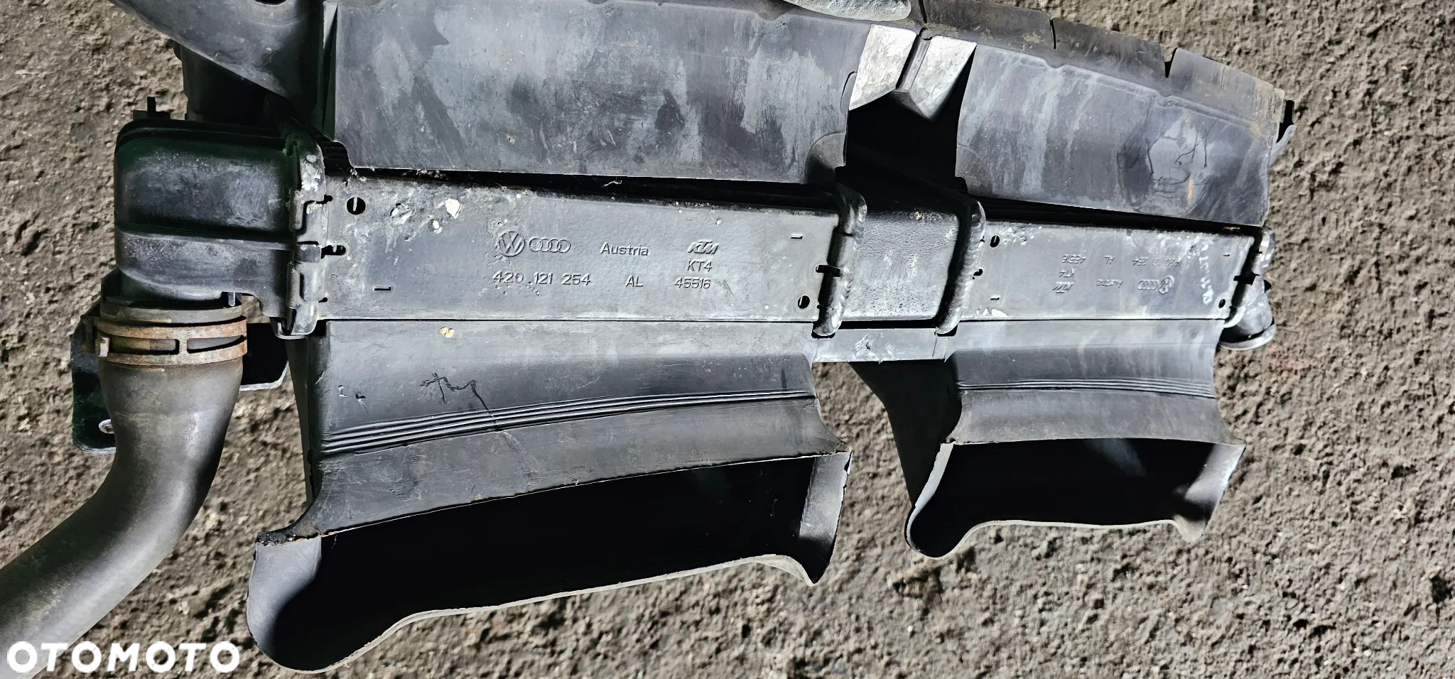 Chłodnica środkowa wlot radiator Audi R8 420121254AL - 3