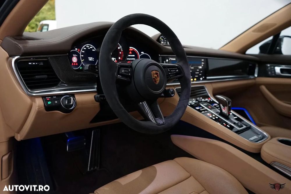 Porsche Panamera 4 E-Hybrid Platinum Edition - 8