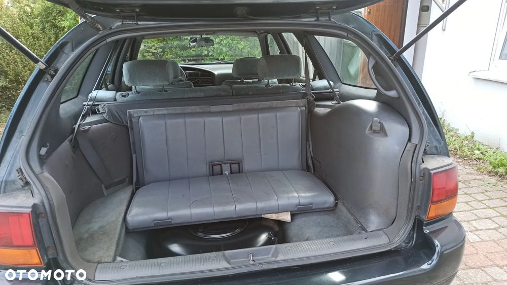 Toyota Camry 3.0 V6 LE - 24