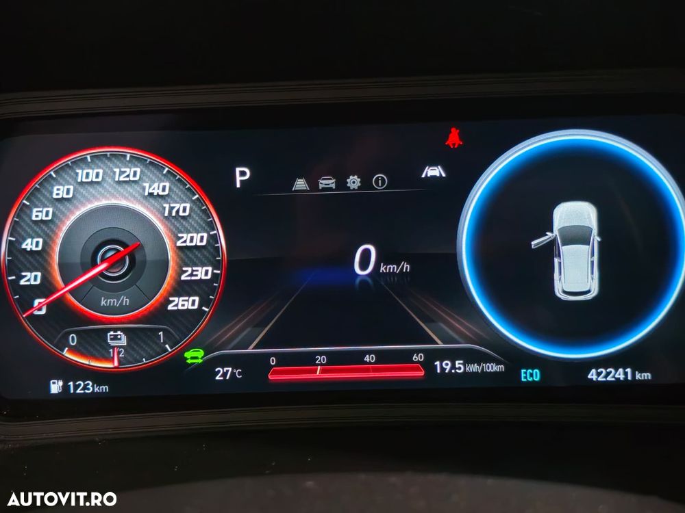 Hyundai KONA - 12