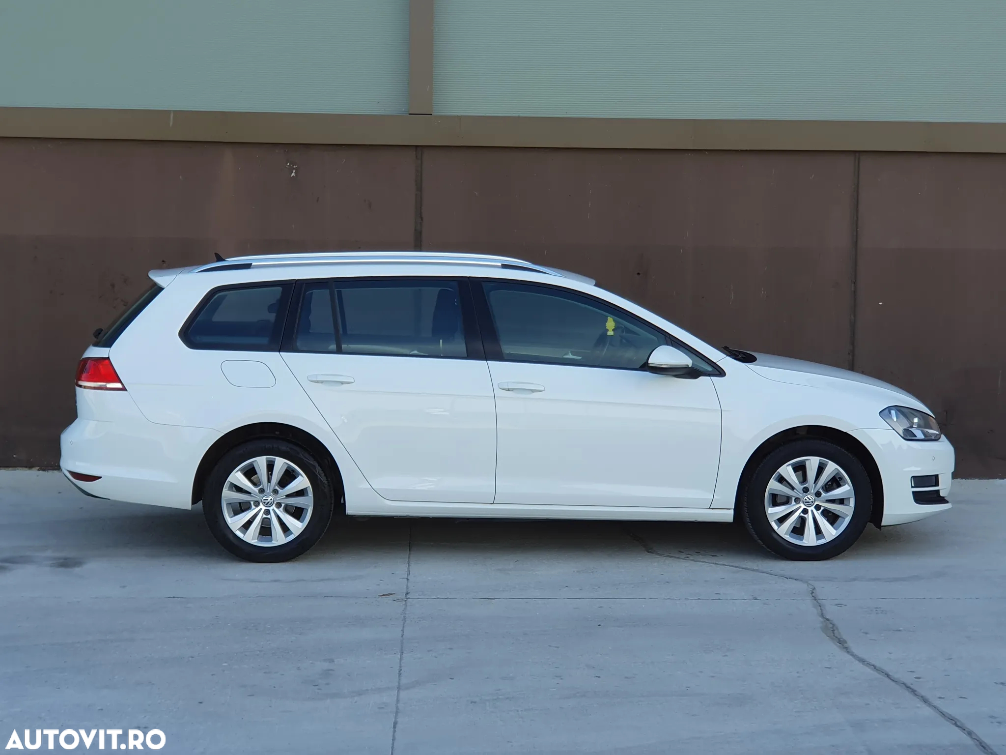 Volkswagen Golf 1.6 TDI BlueMotion Comfortline - 5