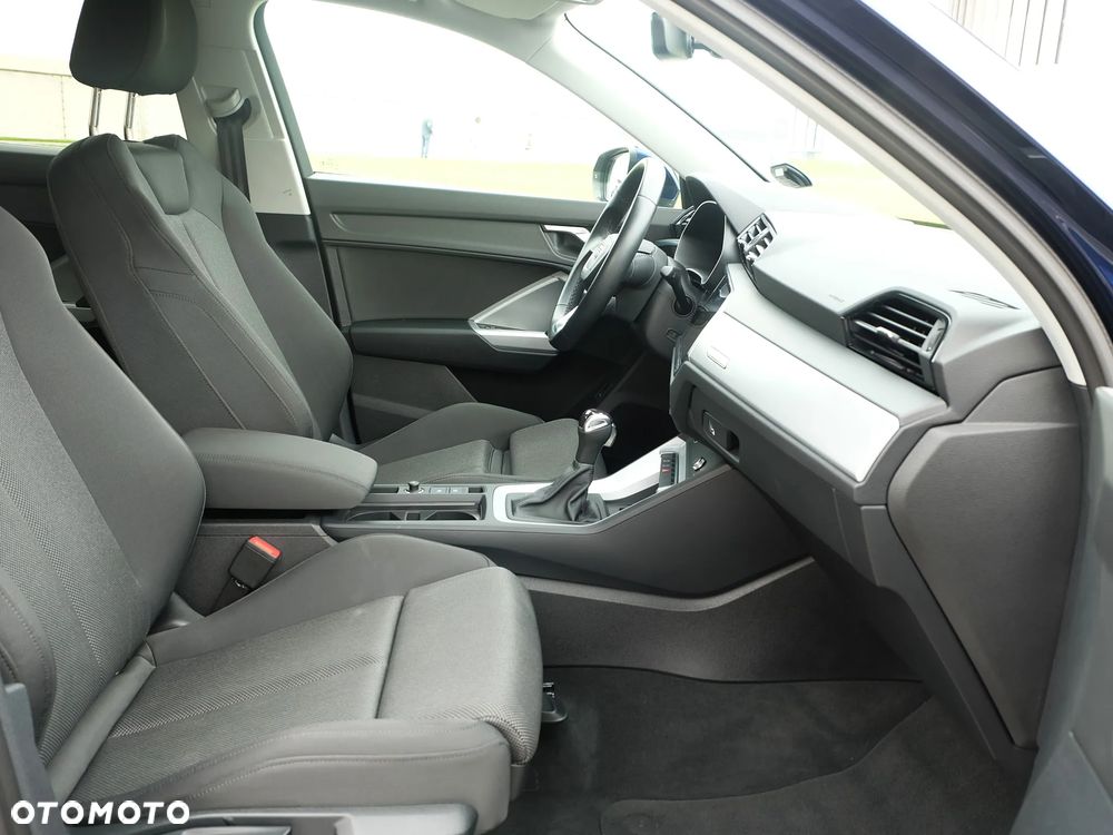 Audi Q3 2.0 TDI S tronic design - 25