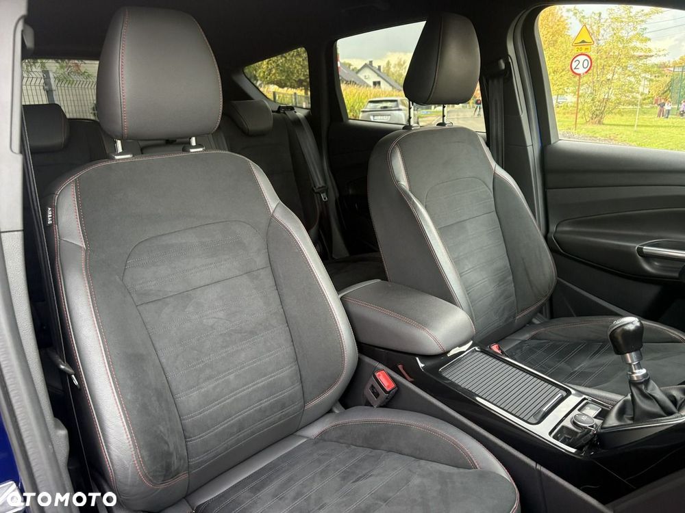 Ford Kuga - 32