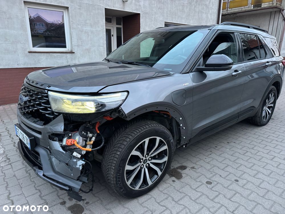 Ford Explorer - 1