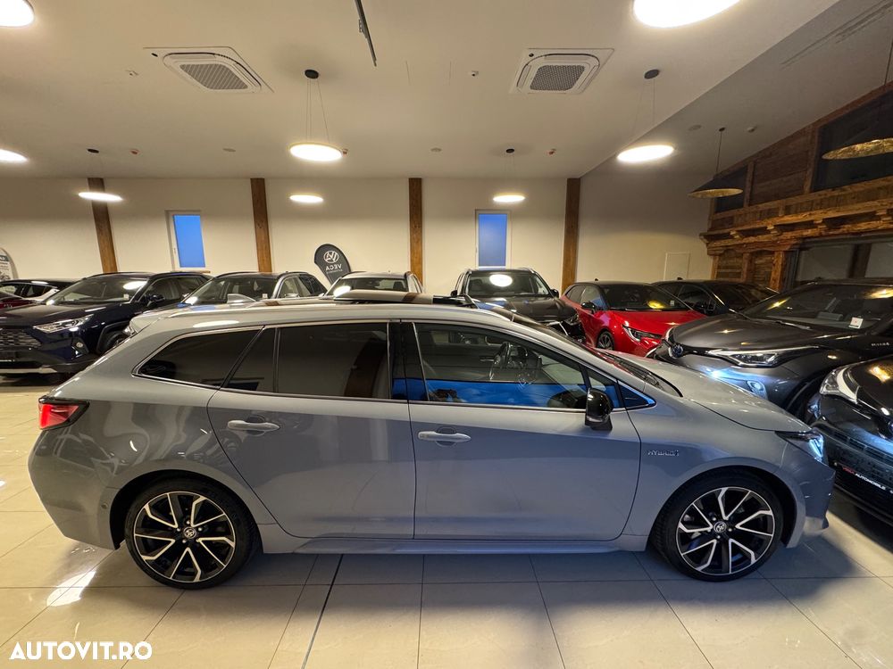 Toyota Corolla 2.0 HSD Exclusive Plus GR Sport Bi-Tone - 6