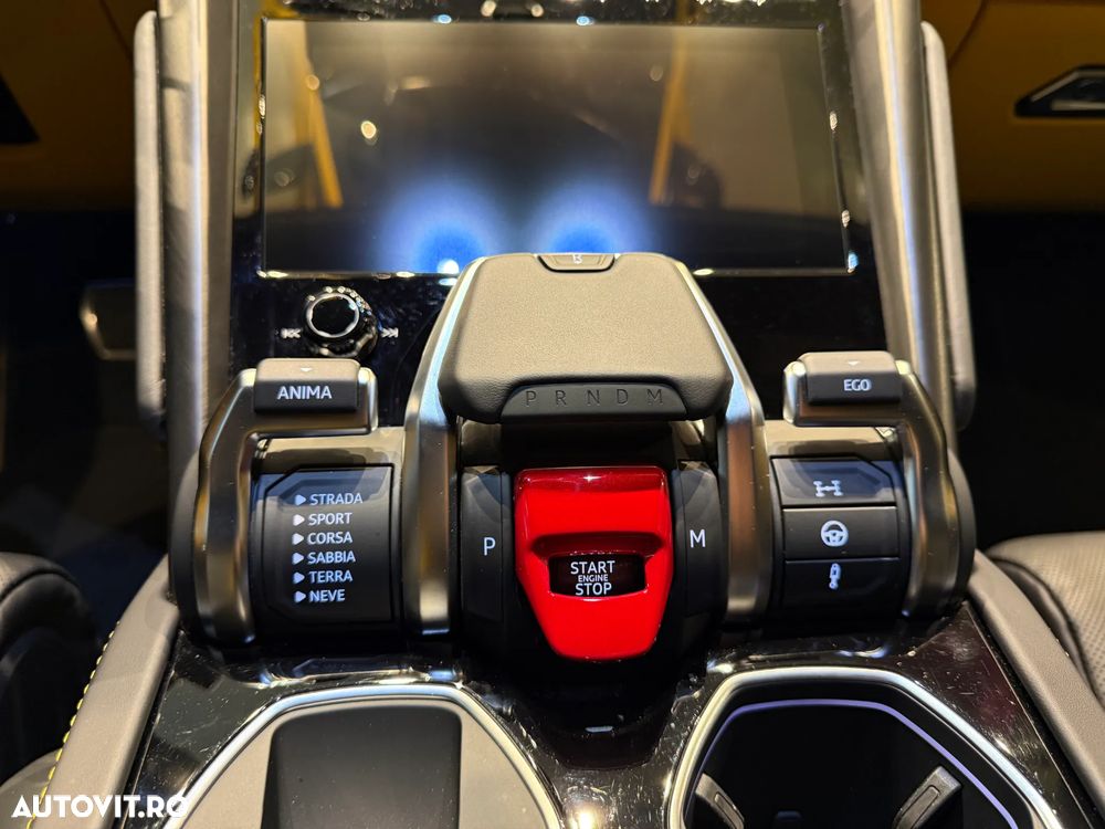 Lamborghini URUS - 38