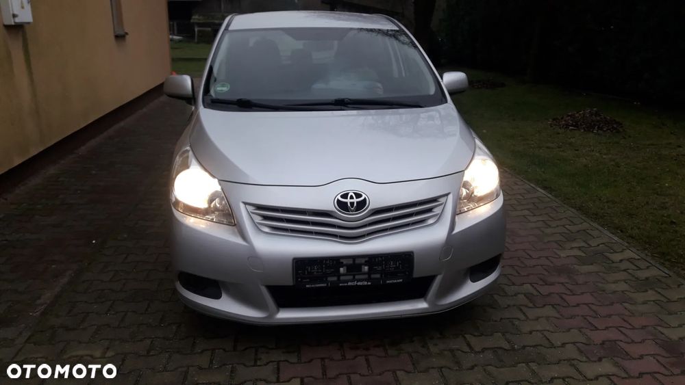 Toyota Verso 1.6 5-Sitzer - 12