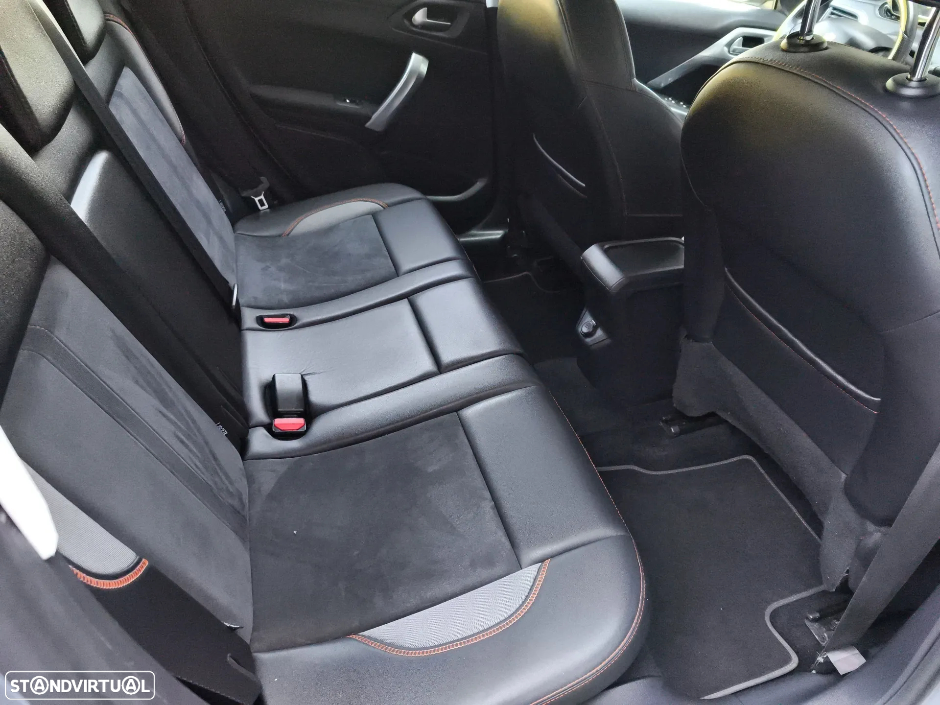 Peugeot 2008 1.2 PureTech Crossway - 17
