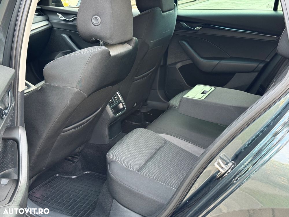 Skoda Octavia Combi 2.0 TDI Sportline - 17