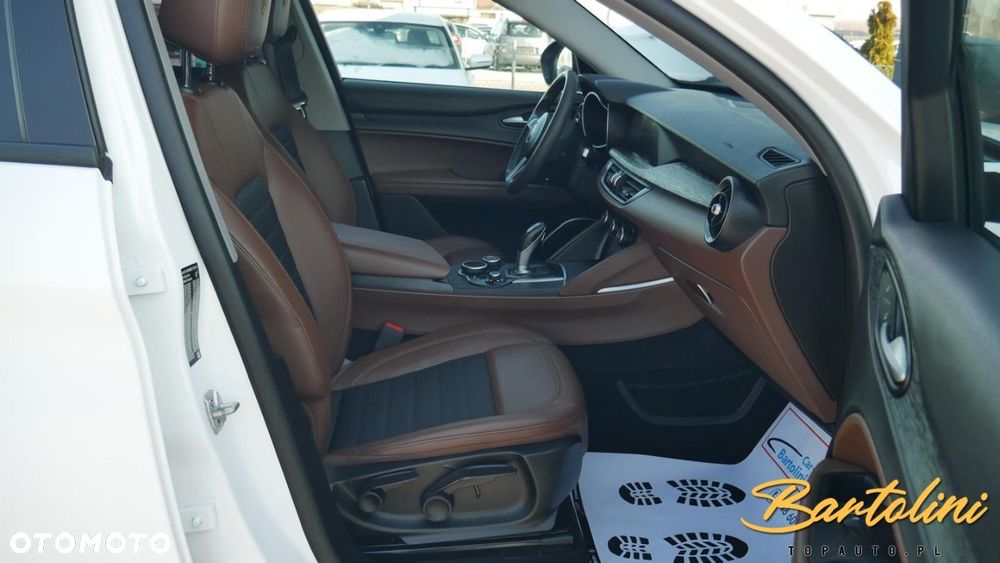 Alfa Romeo Stelvio - 20