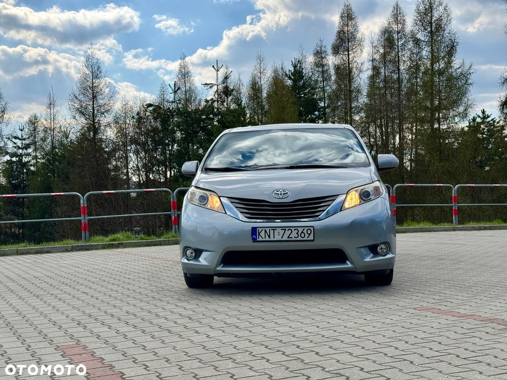Toyota Sienna 3.5 V6 - 6
