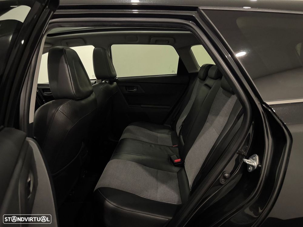 Toyota Auris Touring Sports 1.8 HSD Comfort +P.Techno+P.Sport - 34