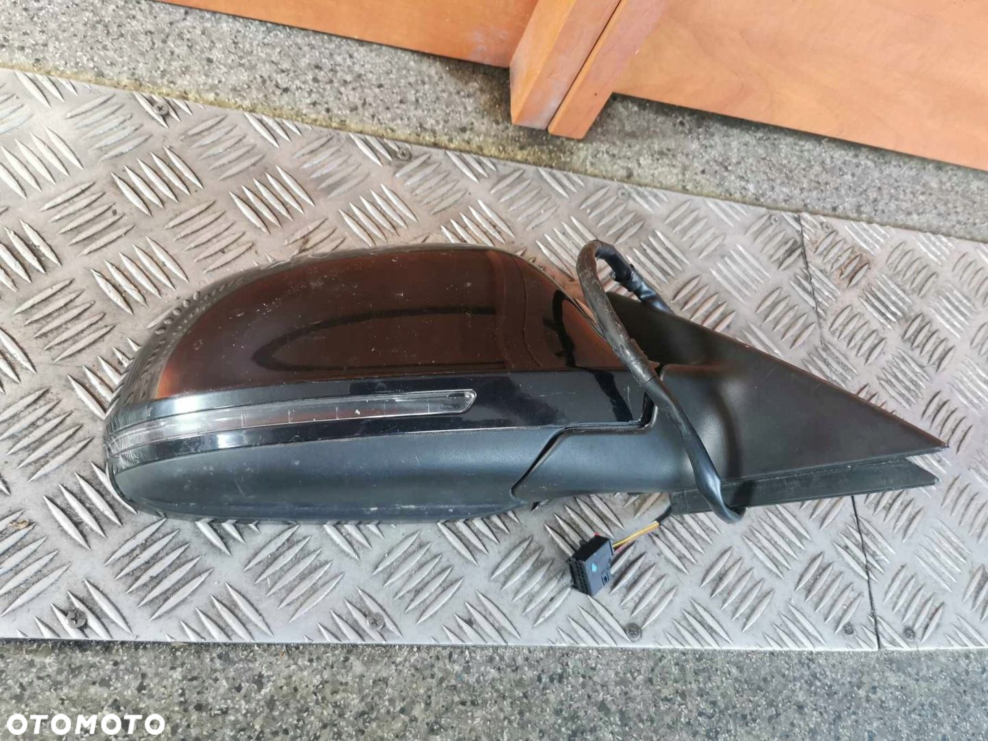 LUSTERKO PRAWY PRZÓD AUDI A4 B8 6 PIN UK - 2