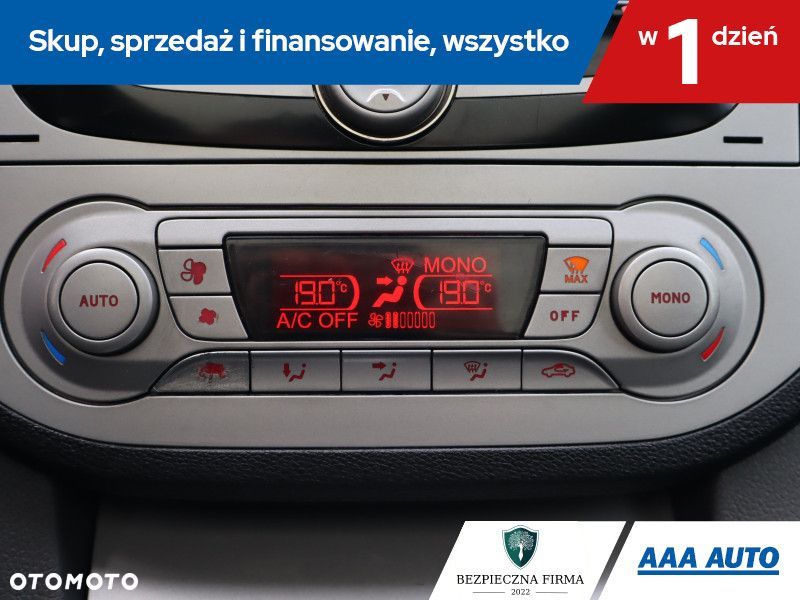 Ford Kuga - 17