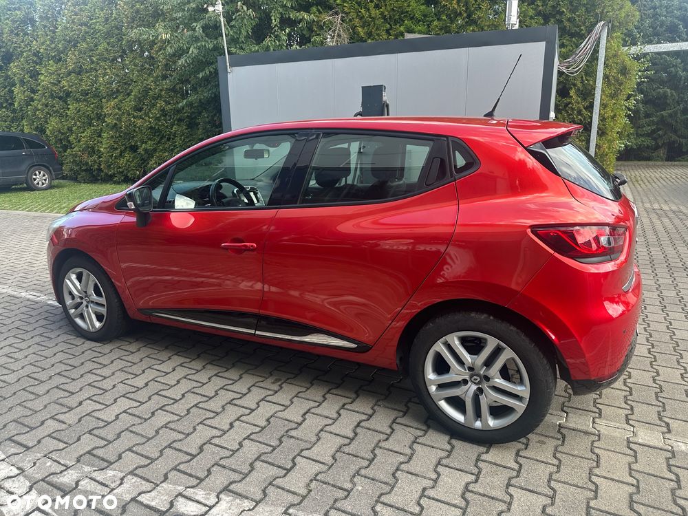 Renault Clio 1.2 16V 75 Business - 10