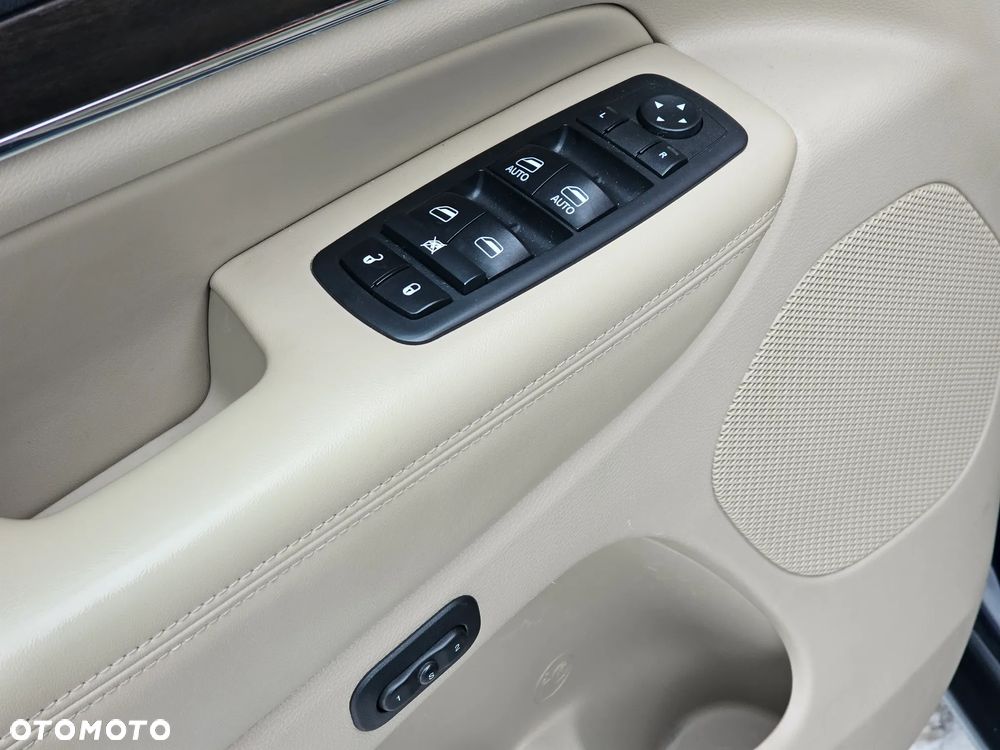 Jeep Grand Cherokee - 29