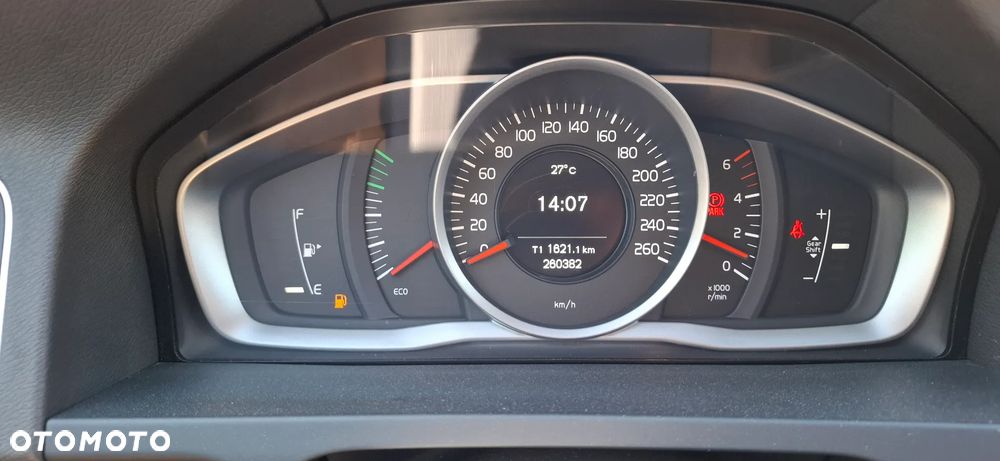 Volvo V60 D2 Summum - 14