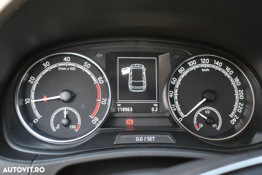 Skoda Fabia 1.0 TSI Ambition - 6